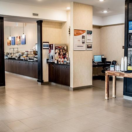 Comfort Inn & Suites Fox Creek Bagian luar foto