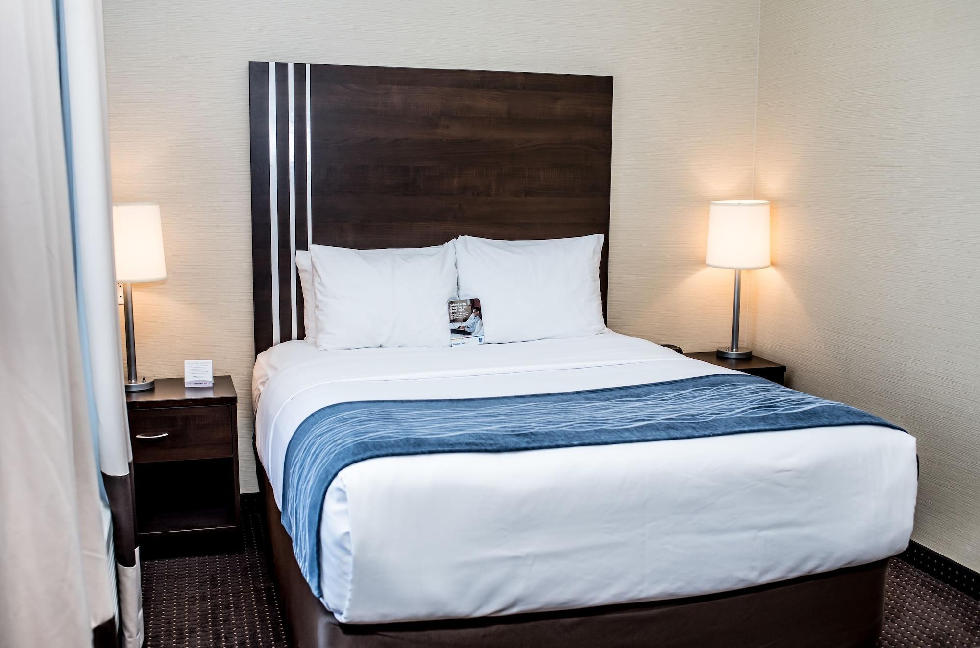 Comfort Inn & Suites Fox Creek Bagian luar foto