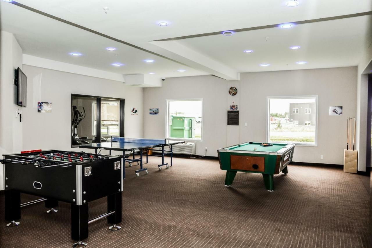 Comfort Inn & Suites Fox Creek Bagian luar foto